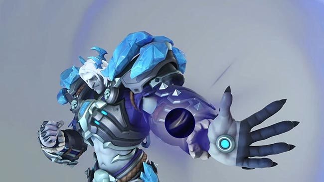 OVERWATCH オーバーウォッチ　フィギュア　バスティオン　LED ライト Amazon.co.jp: OVERWATCH オーバーウォッチ フィギュア バス