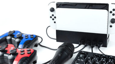 Nintendo Switchを横置きできるドック用スタンドが発売！USBハブ機能